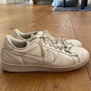 white blazer low